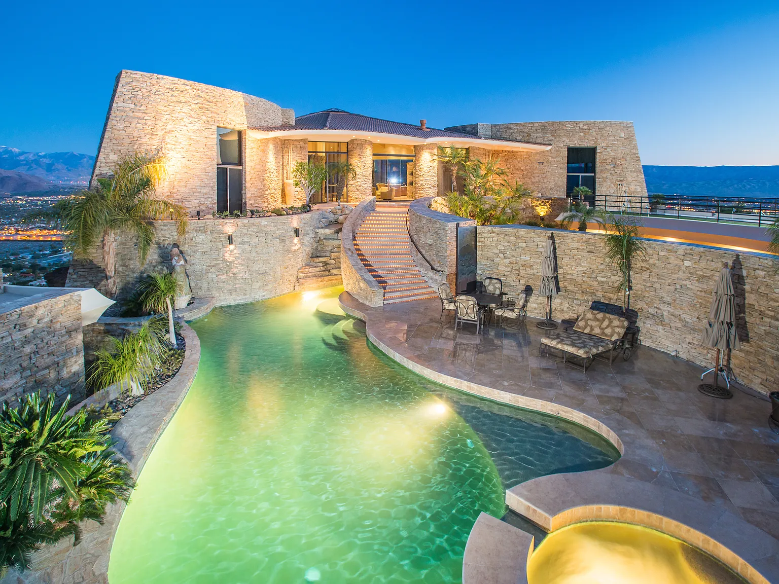 2399 Southridge Drive in Palm Springs, CA