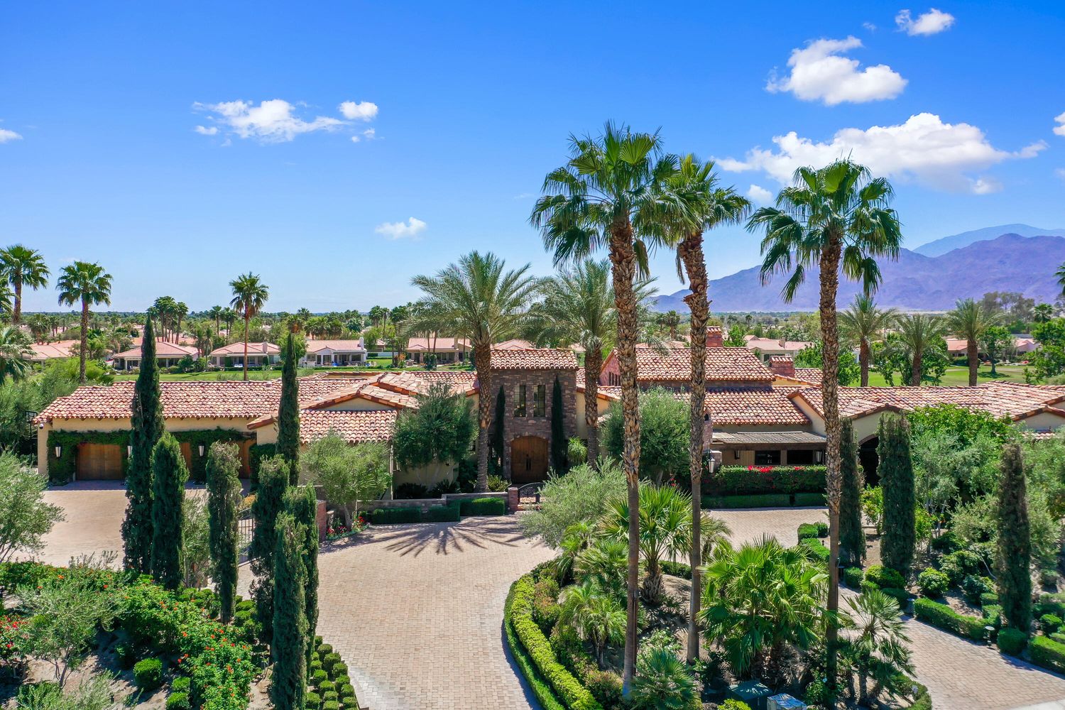 57370 Peninsula Lane in La Quinta, CA