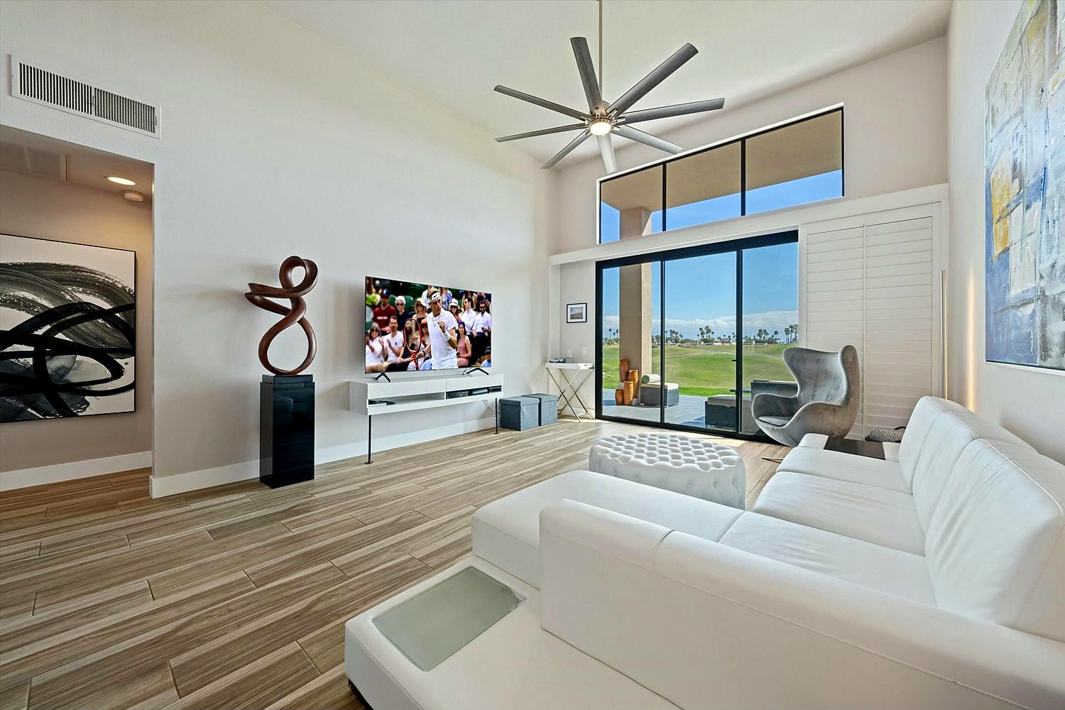 La Quinta modern living room sold by Josh Reef