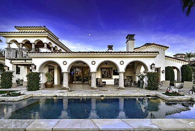 La Quinta villa courtyard sold by Josh Reef